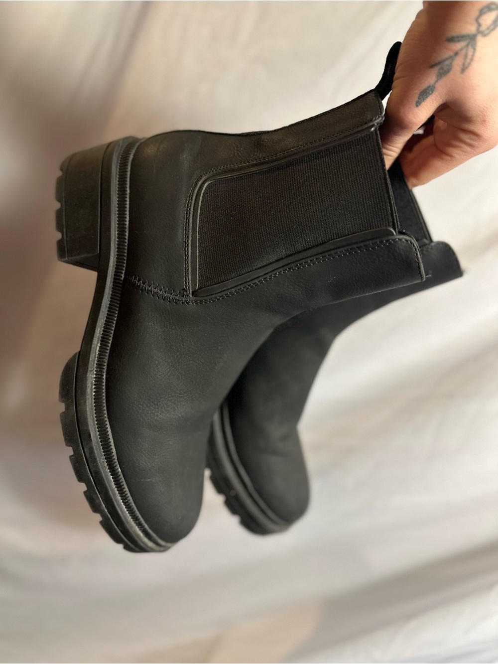 Rocket Dog Black Chelsea Lug Sole Boots